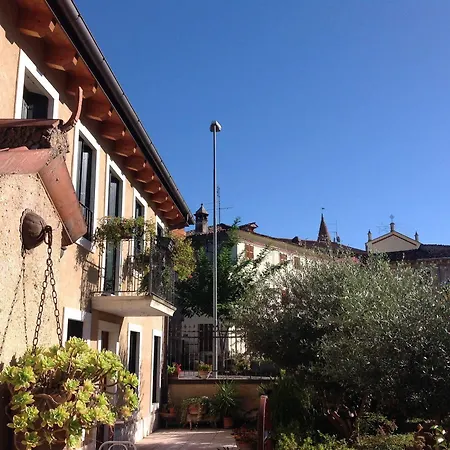 Corte Degli Olivi