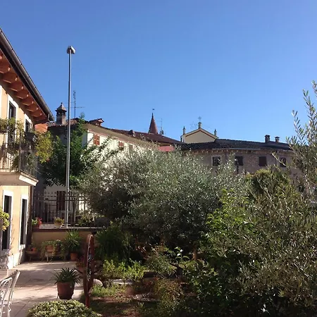 Corte Degli Olivi Bed & Breakfast